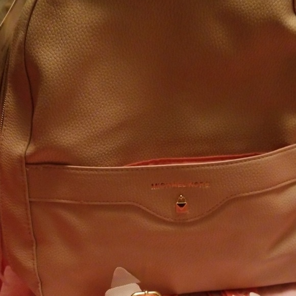 ⚘Michael Kors small  backpack⚘PRICED TO SELL⚘ - Picture 4 of 8